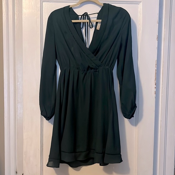 Green Long Sleeve Dress - Picture 1 of 4